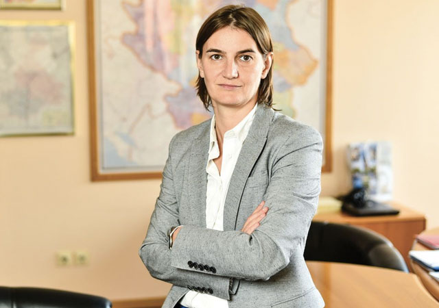 Serbia ya tiene una primera ministra abiertamente lesbiana