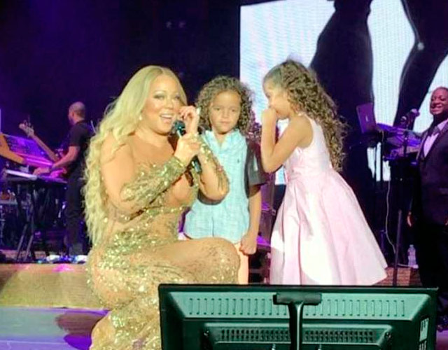 Mariah Carey saca a sus hijos a cantar en directo