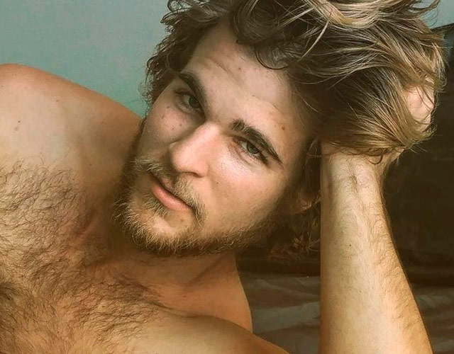 El modelo Alex Cypriano desnudo en Instagram