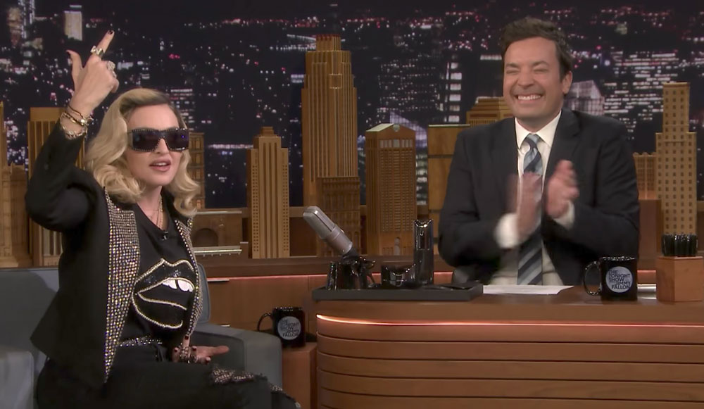 Madonna se pasa por Jimmy Fallon para promocionar su línea de cosméticos