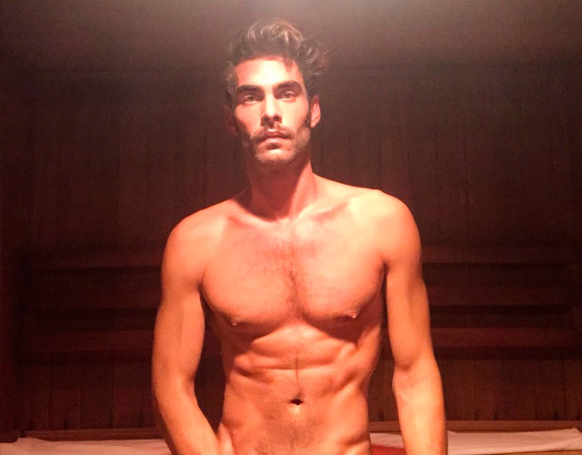 Jon Kortajarena desnudo en la sauna