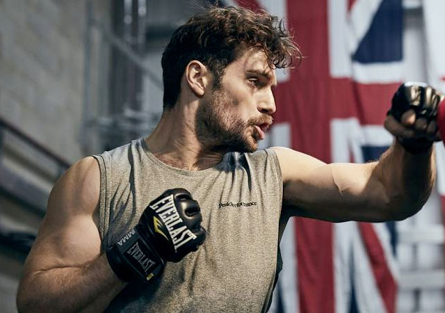 El cuerpazo de Henry Cavill en 'Men's Health'