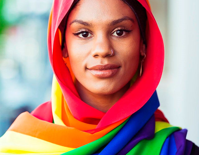 El hiyab arcoíris para apoyar el matrimonio igualitario