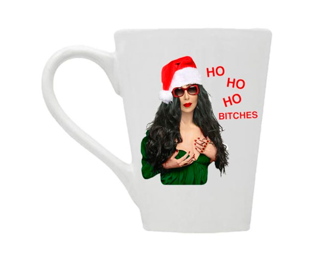 El cutre merchandising de Navidad de Cher