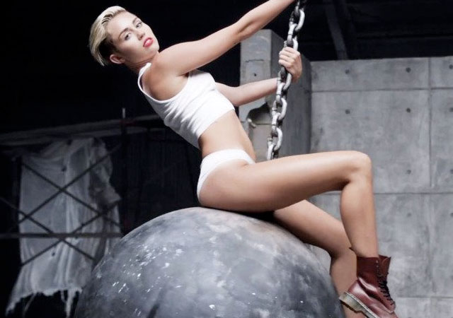 Miley Cyrus se avergüenza del vídeo de 'Wrecking Ball'