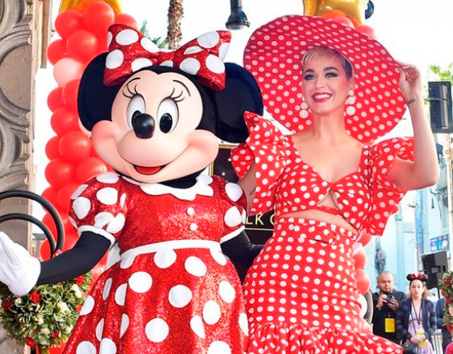 Katy Perry y Minnie Mouse, en el Paseo de la Fama de Hollywood