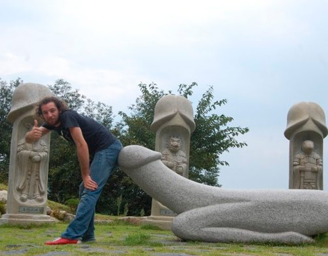 El asombroso Parque del Pene en Corea, lleno de penes gigantes