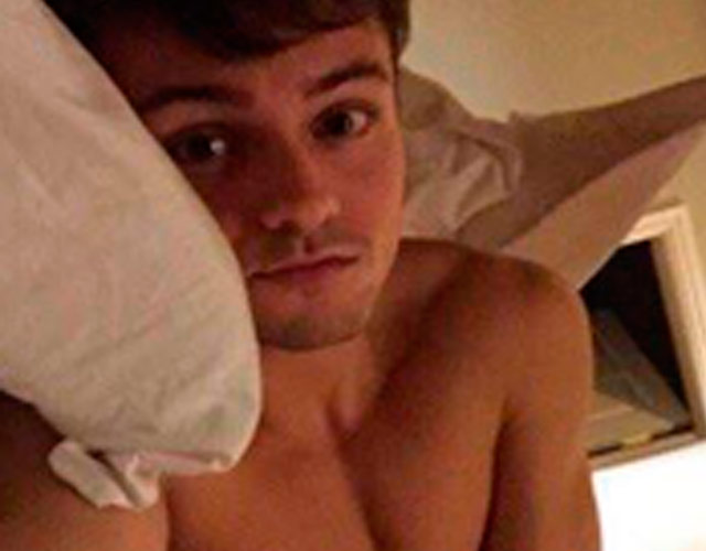 Tom Daley desnudo y a cuatro patas en sus fotos filtradas