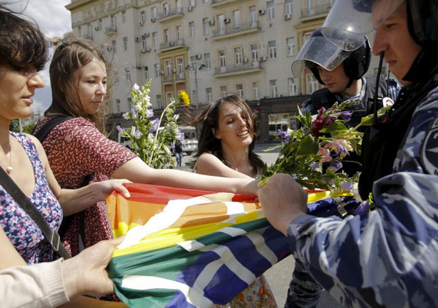 Purga gay en Chechenia: 1 año de la barbarie
