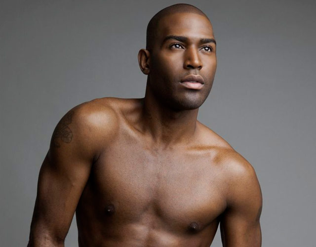 Karamo Brown desnudo, el experto en cultura de 'Queer Eye'