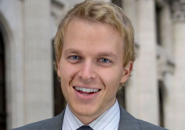 Ronan Farrow sale del armario - el hijo de Mia Farrow que destapó a Harvey Weinstein