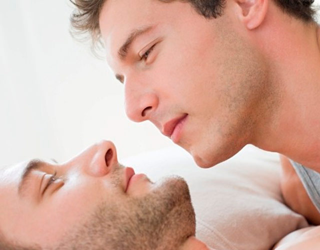 Hechizos de amor gay: rituales mágicos para seducir a hombres heterosexuales