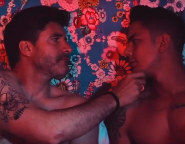 El vídeo de Toño Sanchís desnudo besando a un actor porno gay