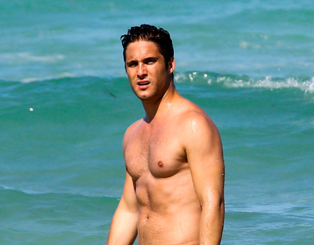 Diego Boneta desnudo, el Luis Miguel de Netflix