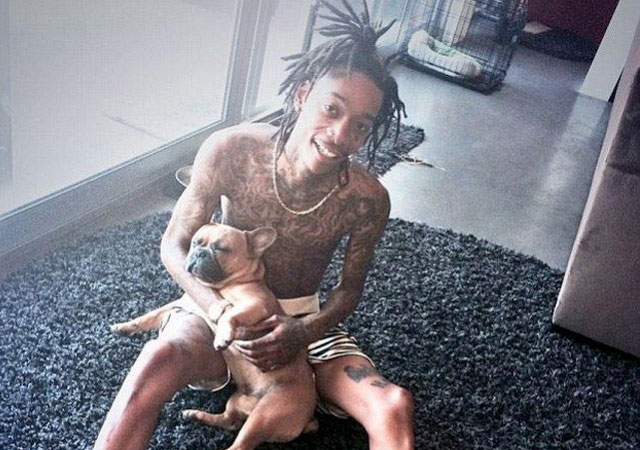 El enorme pene del rapero Wiz Khalifa desnudo