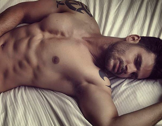 El actor José Sedek desnudo