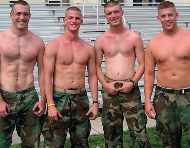 Fotos de soldados gays, haz el amor y no la guerra