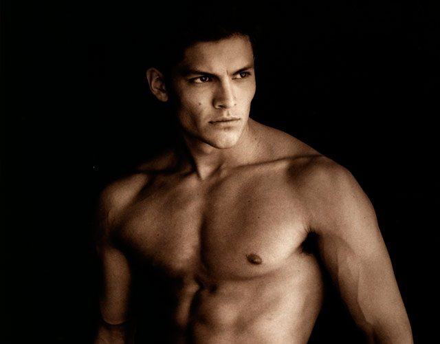 Nicholas Gonzalez desnudo integral, el chulazo de 'The Good Doctor'