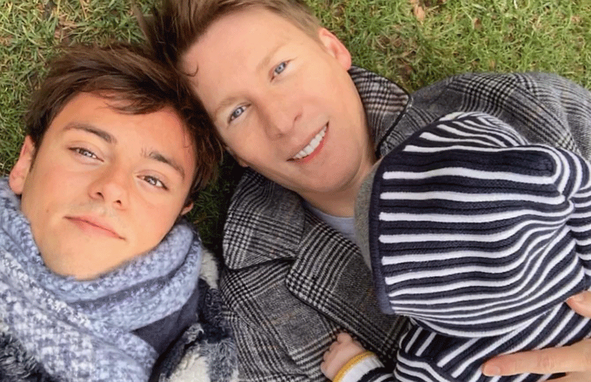 Tom Daley y Dustin animan la primera Navidad de su bebé camuflándolo 1