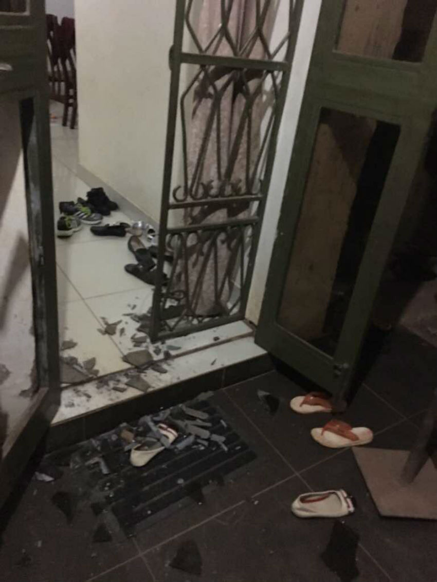 Hombre bisexual huye: