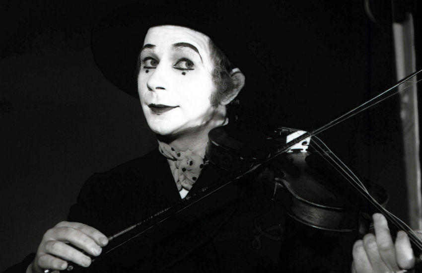 Famosos LGBTI que perdimos en 2018 14