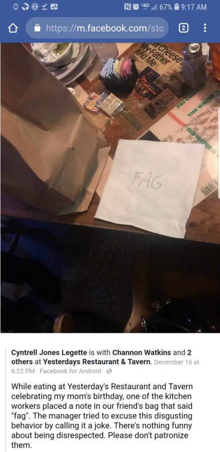 Un cliente de un restaurante encuentra una nota de 'maricón' en una bolsa 2