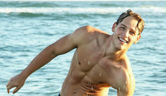 Chase Carpenter desnudo, el modelo que te alegrará el día