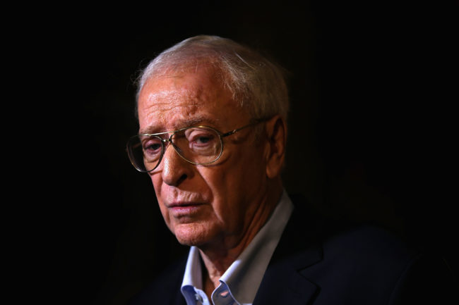 A Michael Caine le avisaron de que no aceptara papeles gays en los 70 2