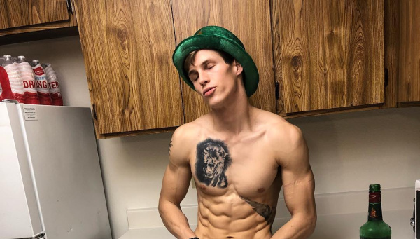 Daniel Jensen desnudo en su sesión de fotos más provocativa 1