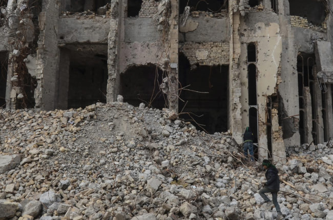 Demolido el edificio usado por ISIS para ejecutar gays 2