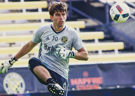 Futbolista gay sale del armario al presentar a su novio en Instagram 1