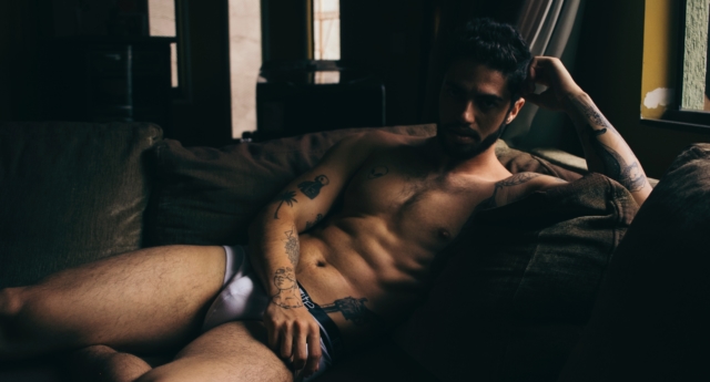 Scruff prohíbe los suspensorios en las fotos de perfil 1