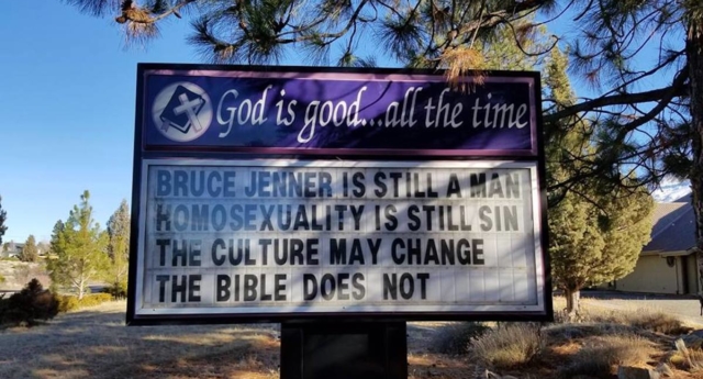 "Aún es un hombre": transfobia contra Caitlyn Jenner en una iglesia