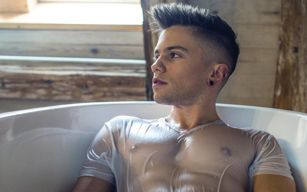 Los modelos Adam y Enrico desnudos en una sesión de fotos homoerótica 1