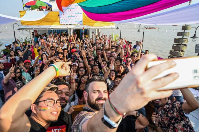Birmania celebra el Orgullo con el primer desfile de barcos de la historia 3