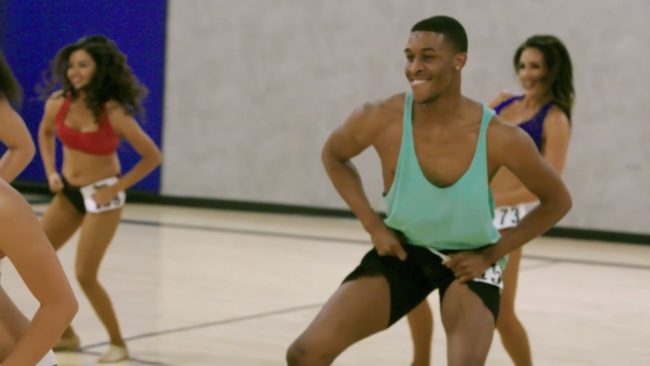 No solo animadoras: 2 animadores actuarán en la Super Bowl 2