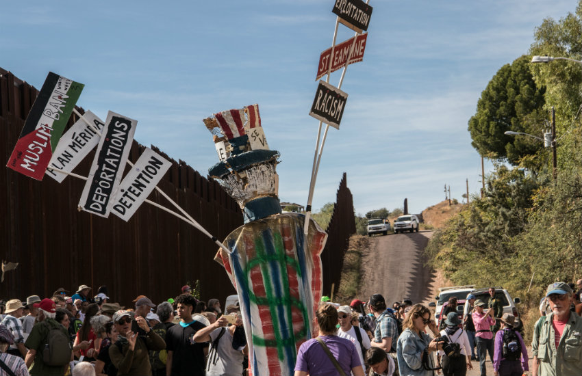 Todo lo que la gente LGBTI necesita saber sobre el muro de Trump