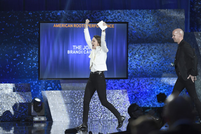 Brandi Carlile, lesbiana ganadora de un Grammy, dedica su victoria a los inadaptados 2