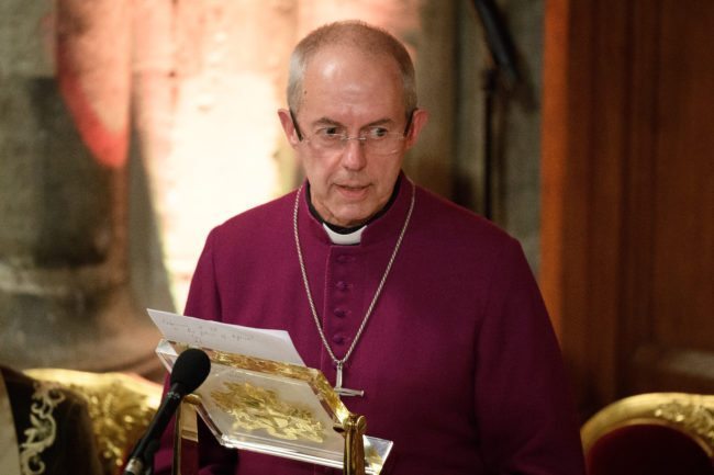 Anglicanos vetan a los maridos de obispos gays de una conferencia 2