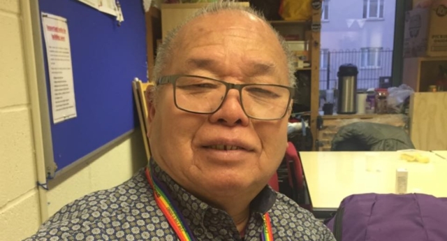 Pensionista teme ser deportado por "no ser lo suficientemente gay"