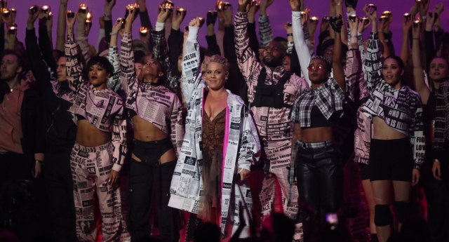 BRITs 2019: actuaciones sorprendentes, como la de Pink