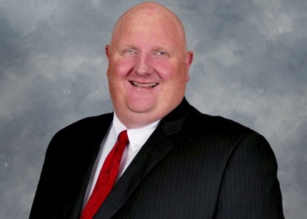 El republicano Eric Porterfield niega que ahogaría a su hijo gay, solo lo rechazaría 2