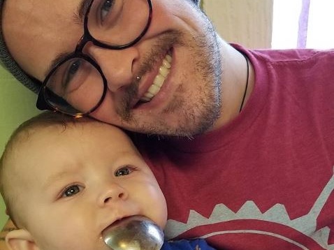 Hombre trans da a luz a su primer hijo 1