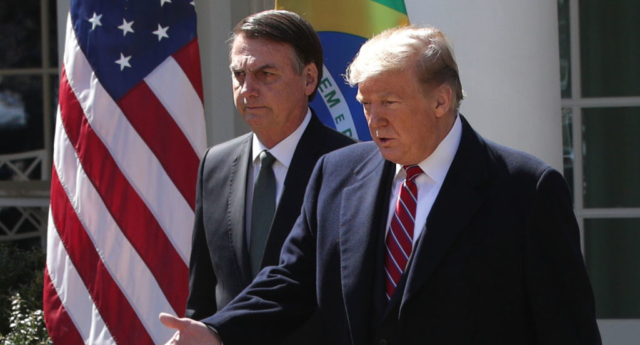 Jair Bolsonaro elogia la "familia tradicional" en su visita a la Casa Blanca