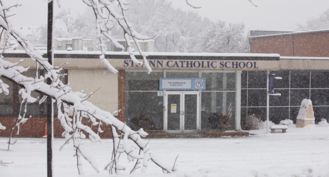 Escuela católica prohíbe a los hijos de padres homosexuales 1