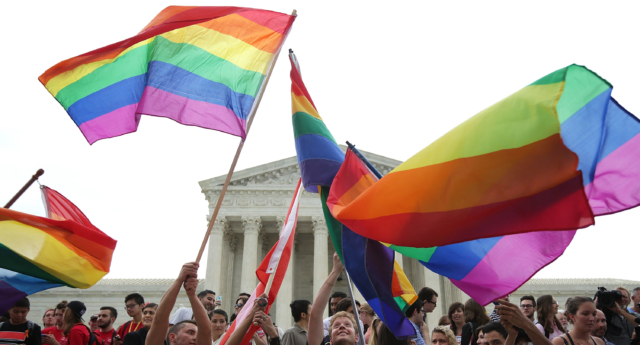 Las leyes de matrimonio igualitario mejoran la salud mental de las parejas gays
