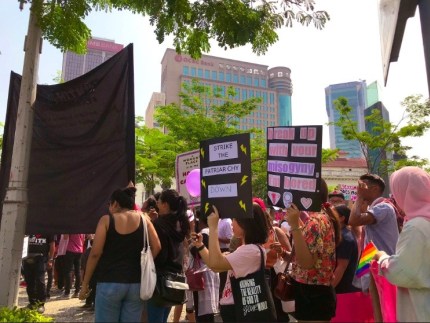 Ministro de Malasia se queja de la presencia LGBT en marcha de mujeres 2