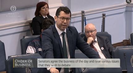 Senador dice que la terapia de conversión gay debe ser una 