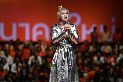 Primer diputado trans en Tailandia, Tanwarin Sukkhapisit 2