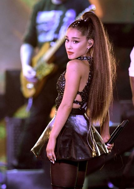 Ariana Grande actúa con NSYNC en Coachella 2019 2
